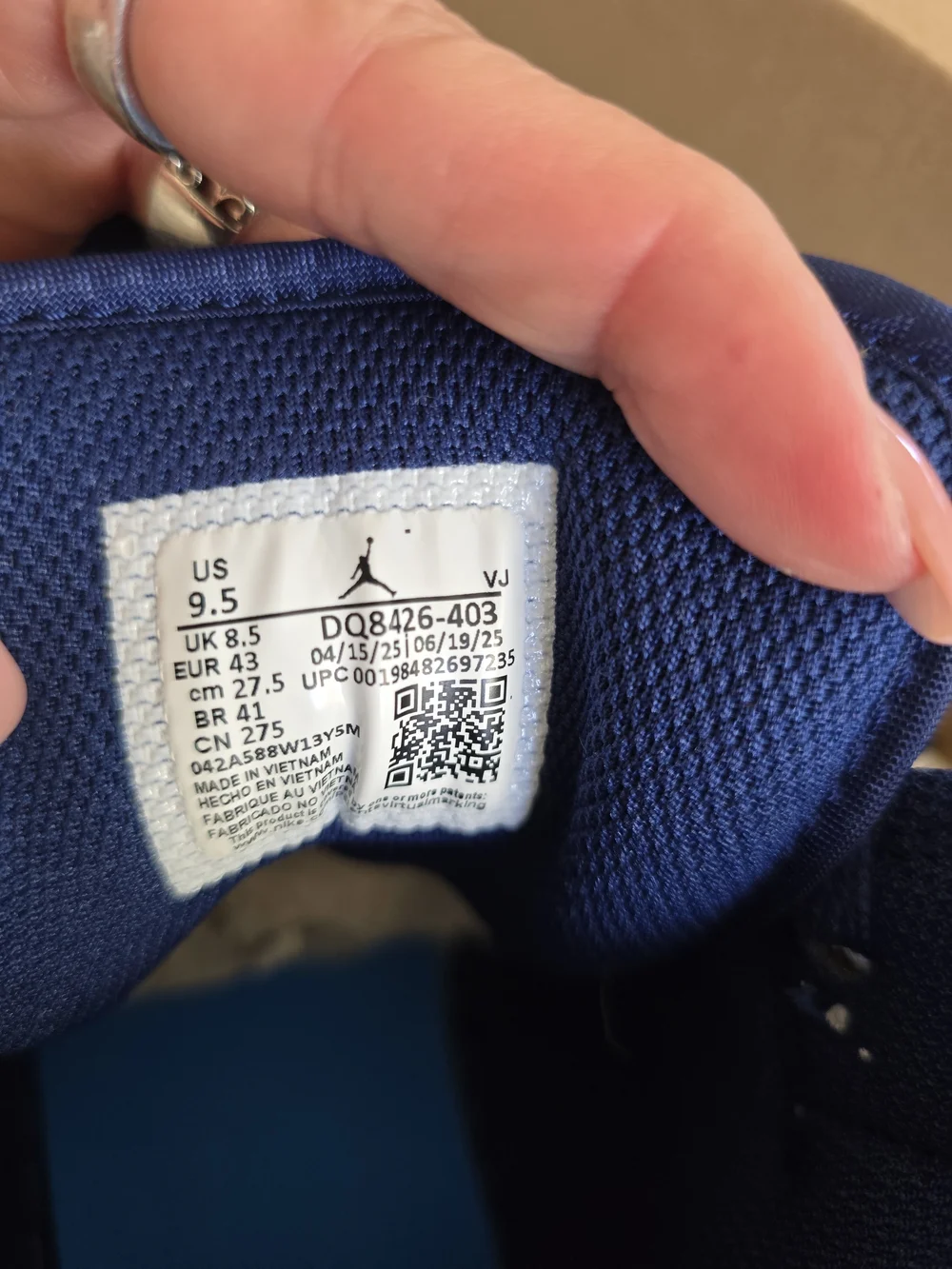 Nike Air Jordan 1 Midtop Men’s Sneakers - White & Navy - Picture 5 of 8